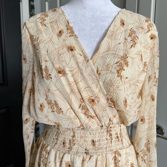 Grade & Gather Micro-Pleated Neutral Floral Print Wrapped Midi Dress Size S - Picture 3 of 7